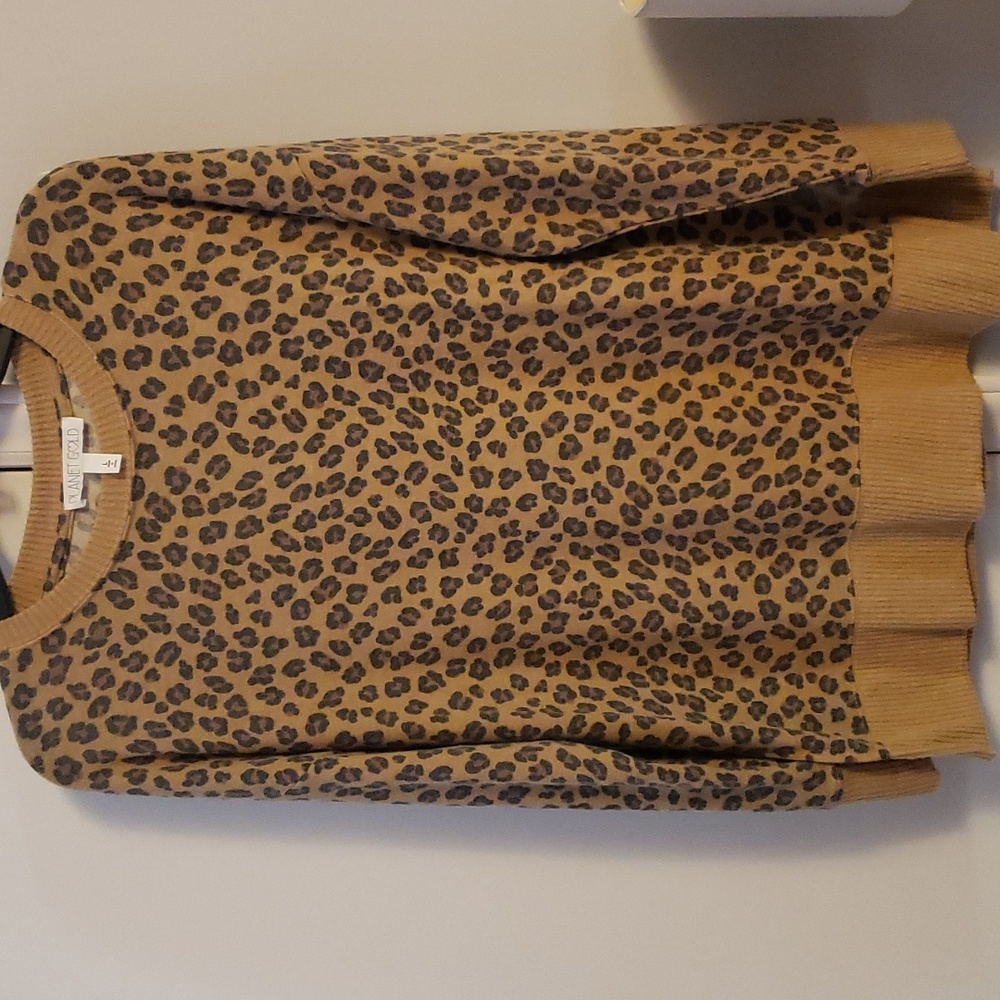 Sweater never worn